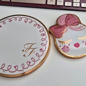 Too Faced Holiday 2019 Let It Snow, Girl! Limited Edition 2pc Makeup Collection